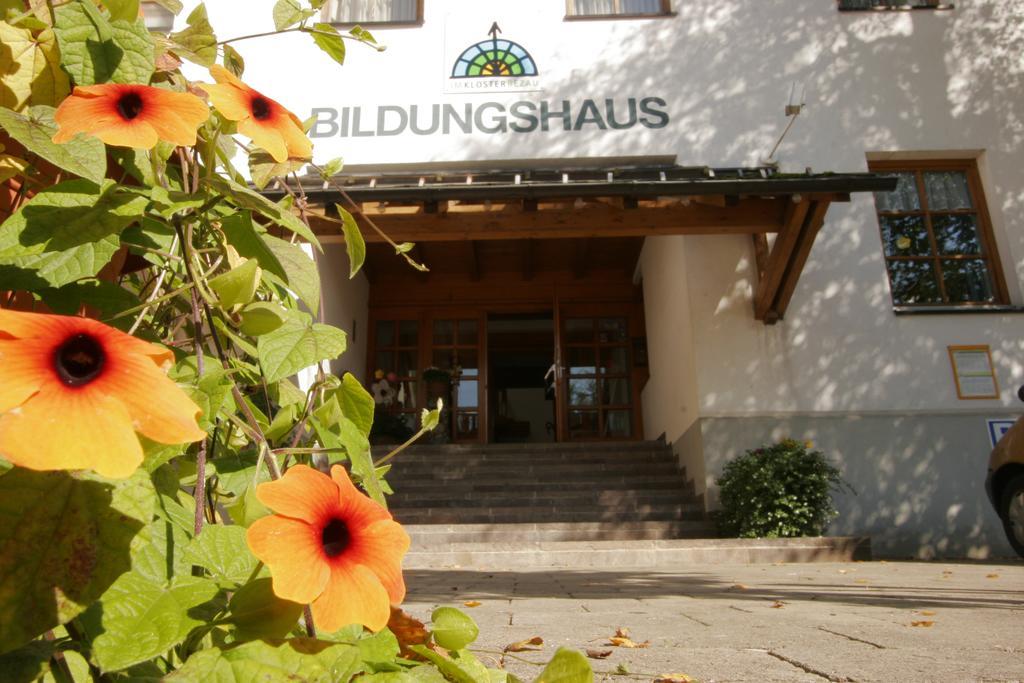 Seminar- Und Gaestehaus Im Kloster Bezau Exterior foto